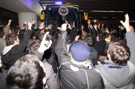 Fenerbahçemiz Ege’de Coşkuyla Karşılandı