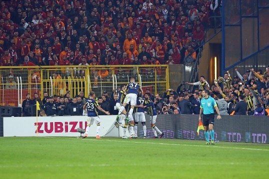 Kadıköy Klasiği: Fenerbahçe 2-0 Galatasaray